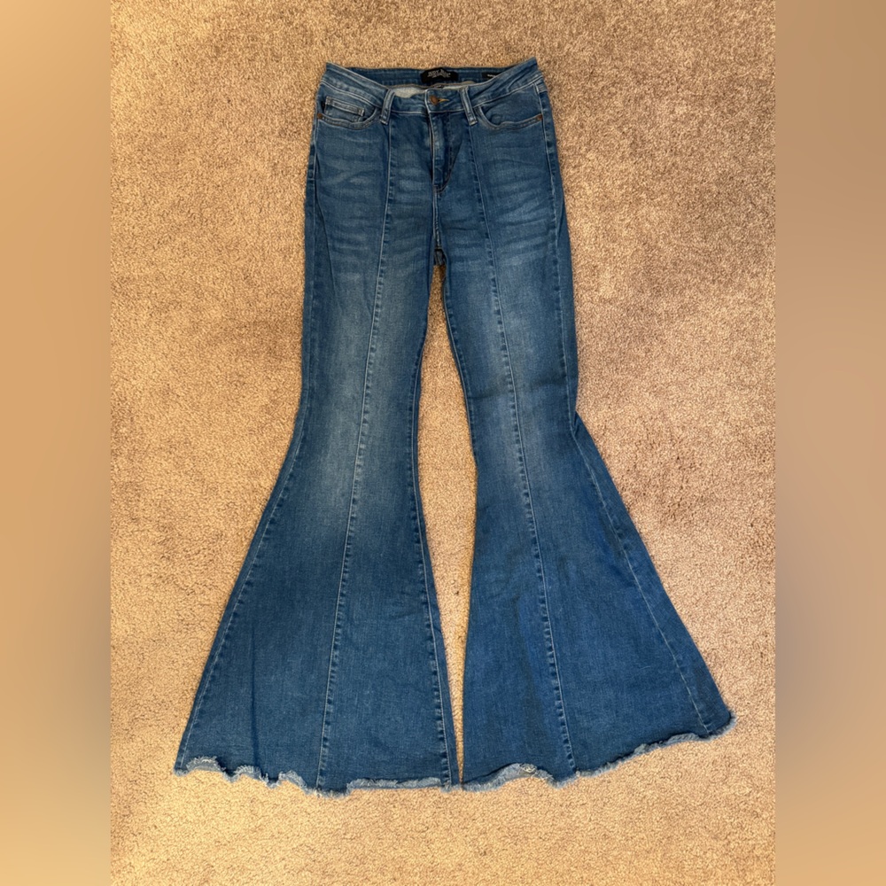Judy Blue Super Flare Jeans in Classic Blue